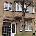 Charmante Art Deco Rijwoning 奥斯滕德