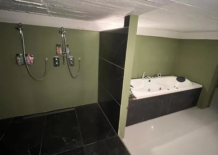 Holiday home Charmante Art Deco Rijwoning Ostend